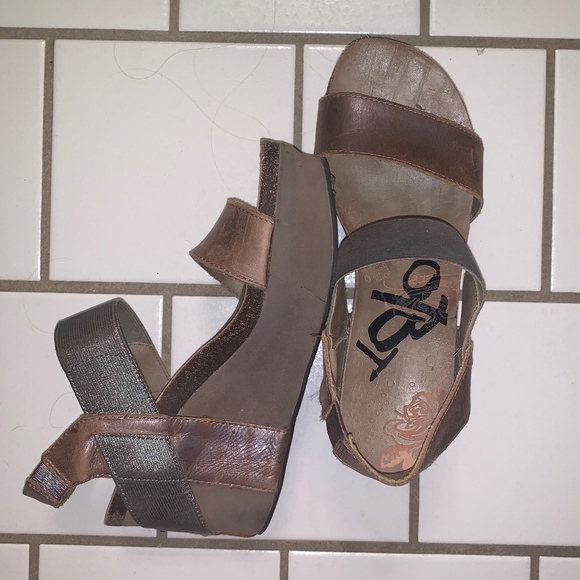 OTBT Bushnell Metallic Pewter Bronze Leather Platform Wedge  OTBT Bushnell Wedges Pewter// Size 7